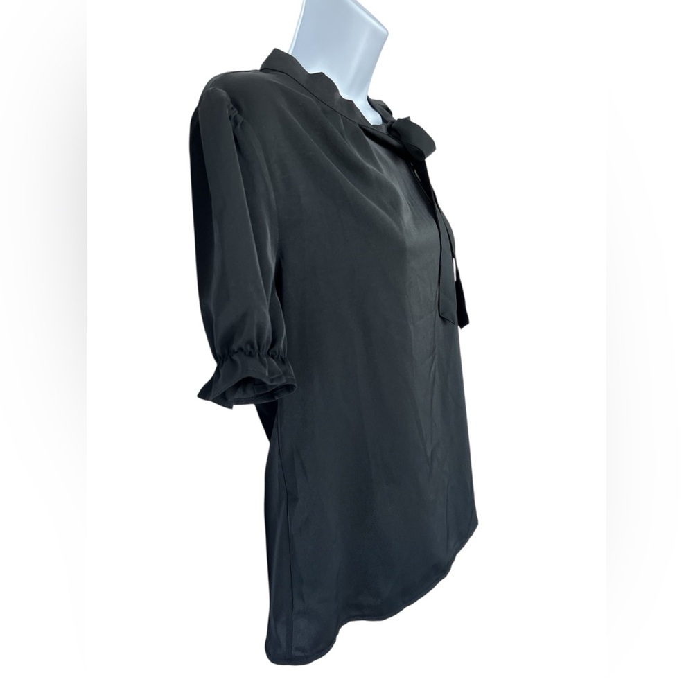 🆕 🖤 NWT ALLEGRA K Bow Tie Neck Ruffle Blouse | Charcoal Gray | Women’s Small - Picture 6 of 11